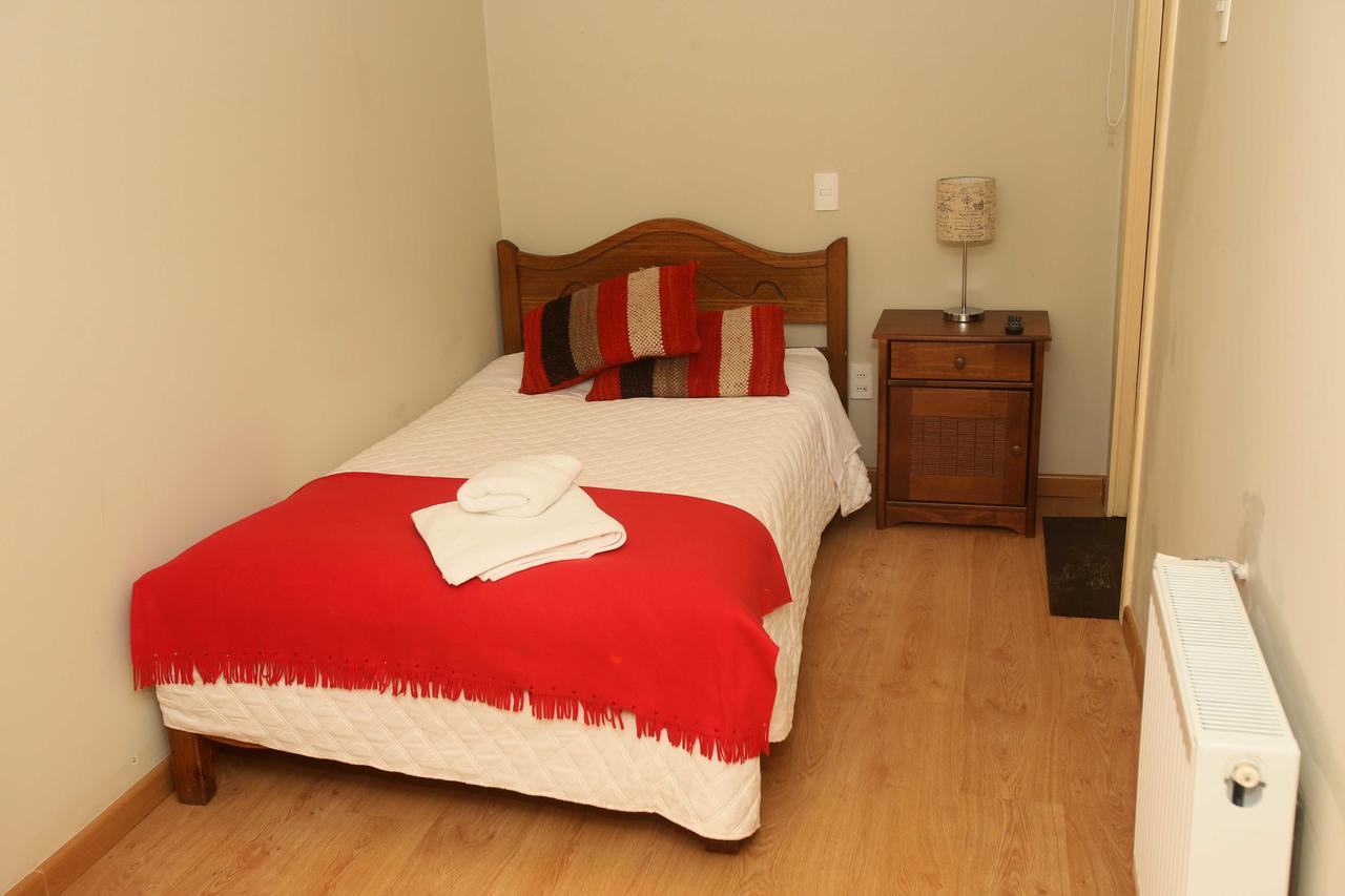 טמוקו Hostal Y Departamentos Alcala מראה חיצוני תמונה